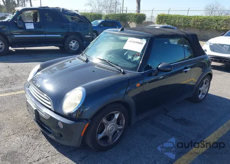 2005 Mini Cooper из США, поврежденный, VIN WMWRF33455TG10682